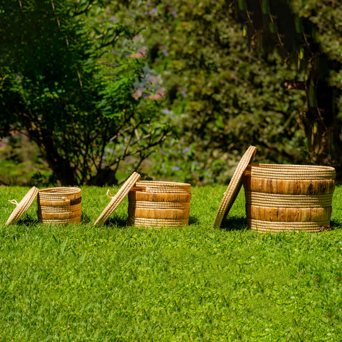 Set of Round Raffia and banana fiber Baskets with lid - Afrotide Crafts