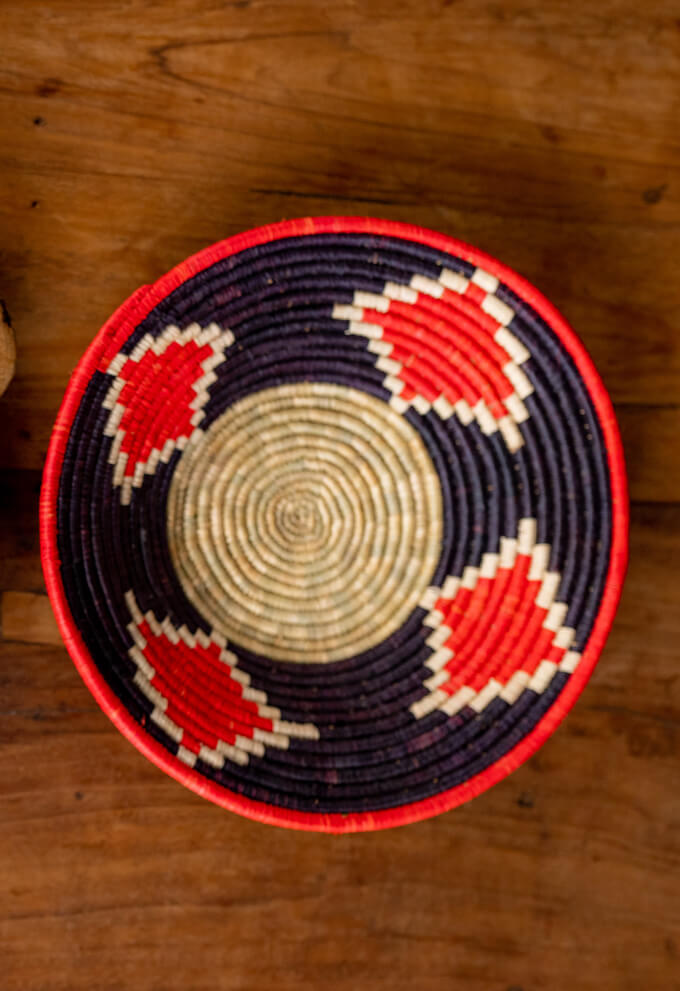 Colorful Raffia-Millet fiber Basket Bowl (Red/Black/White)