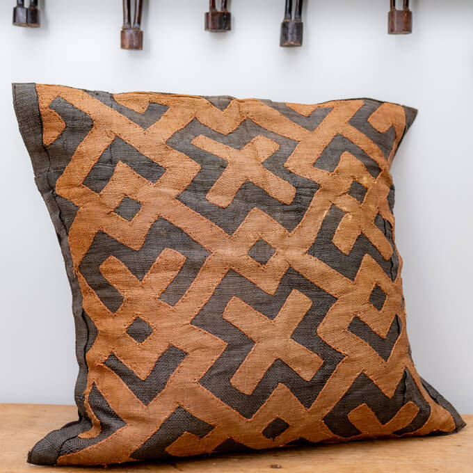 Kuba Pillowcase Black:brown